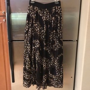 White House Black Market leopard skirt Sz 4